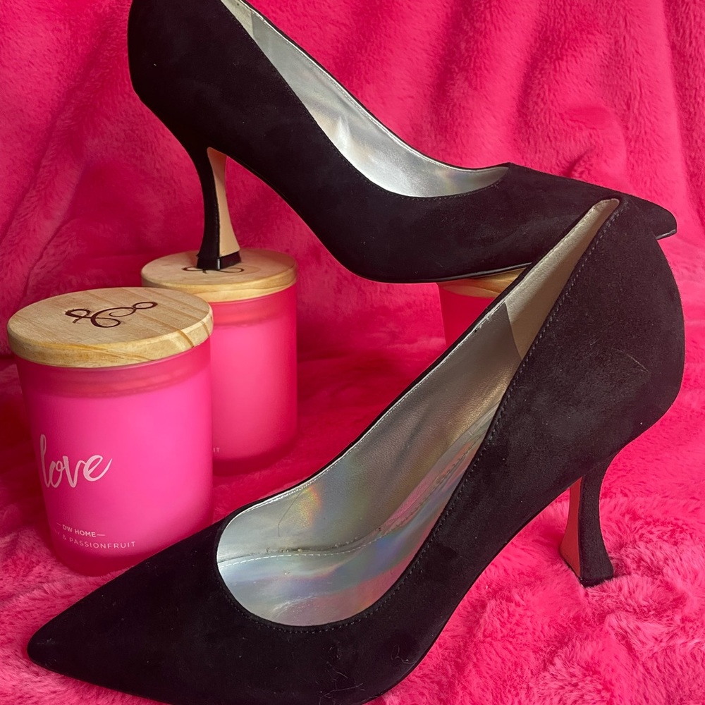 Gorgeous black Marc fisher shoes size 7-1/2 perfect for any occasion